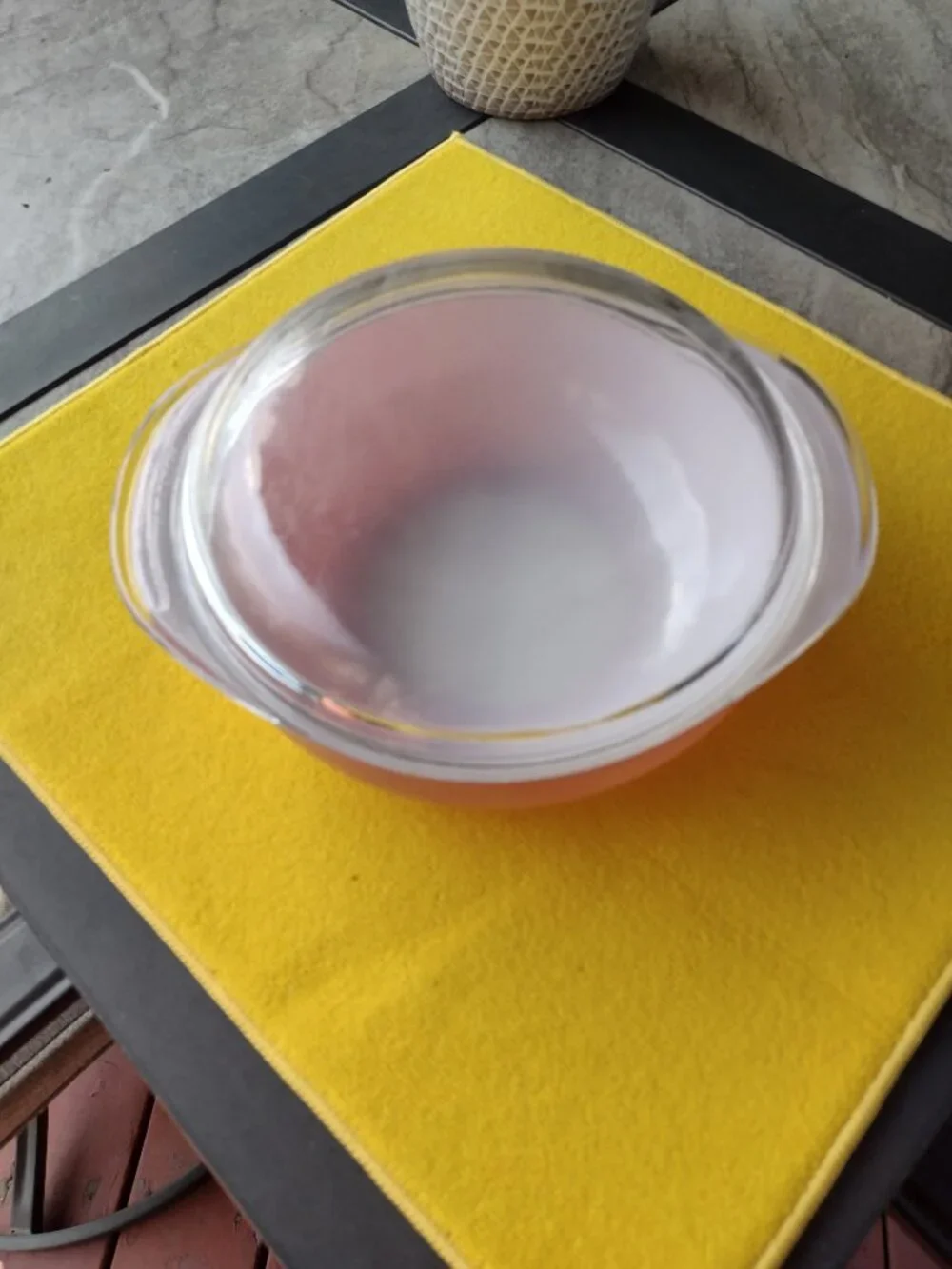 Vintage PYREX 2 Qt Flamingo Pink Round Casserole Dish #024 with Glass Lid 684-C